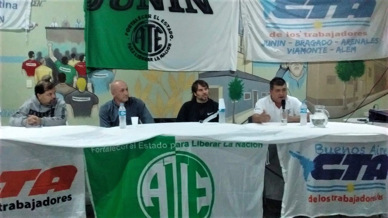 Acto de unidad sindical con la presencia de Daniel Catalano (ATE) en la sede de Molineros
